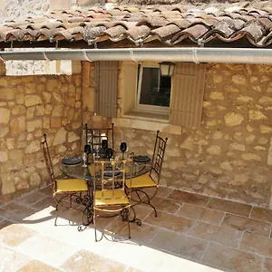  Hébergement de vacances Au Mazet De Carmélina